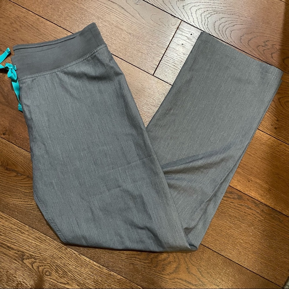 NWT Figs Scrub Pants - Livingston/Grey